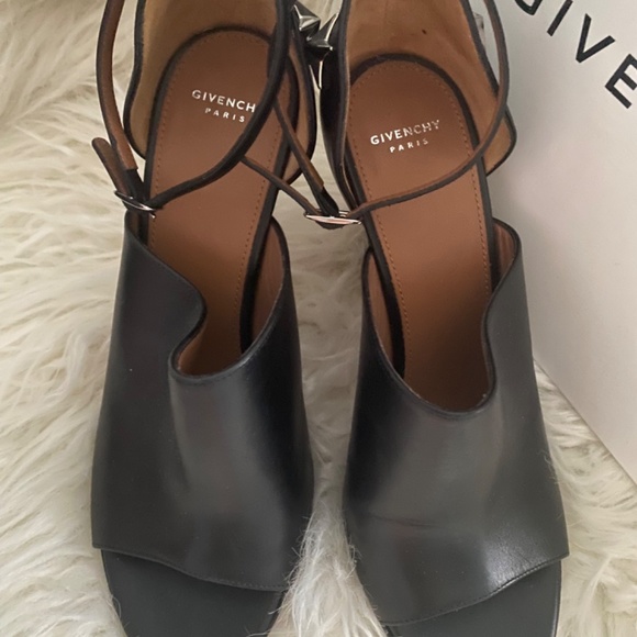 Givenchy heels size 9 - Picture 2 of 6